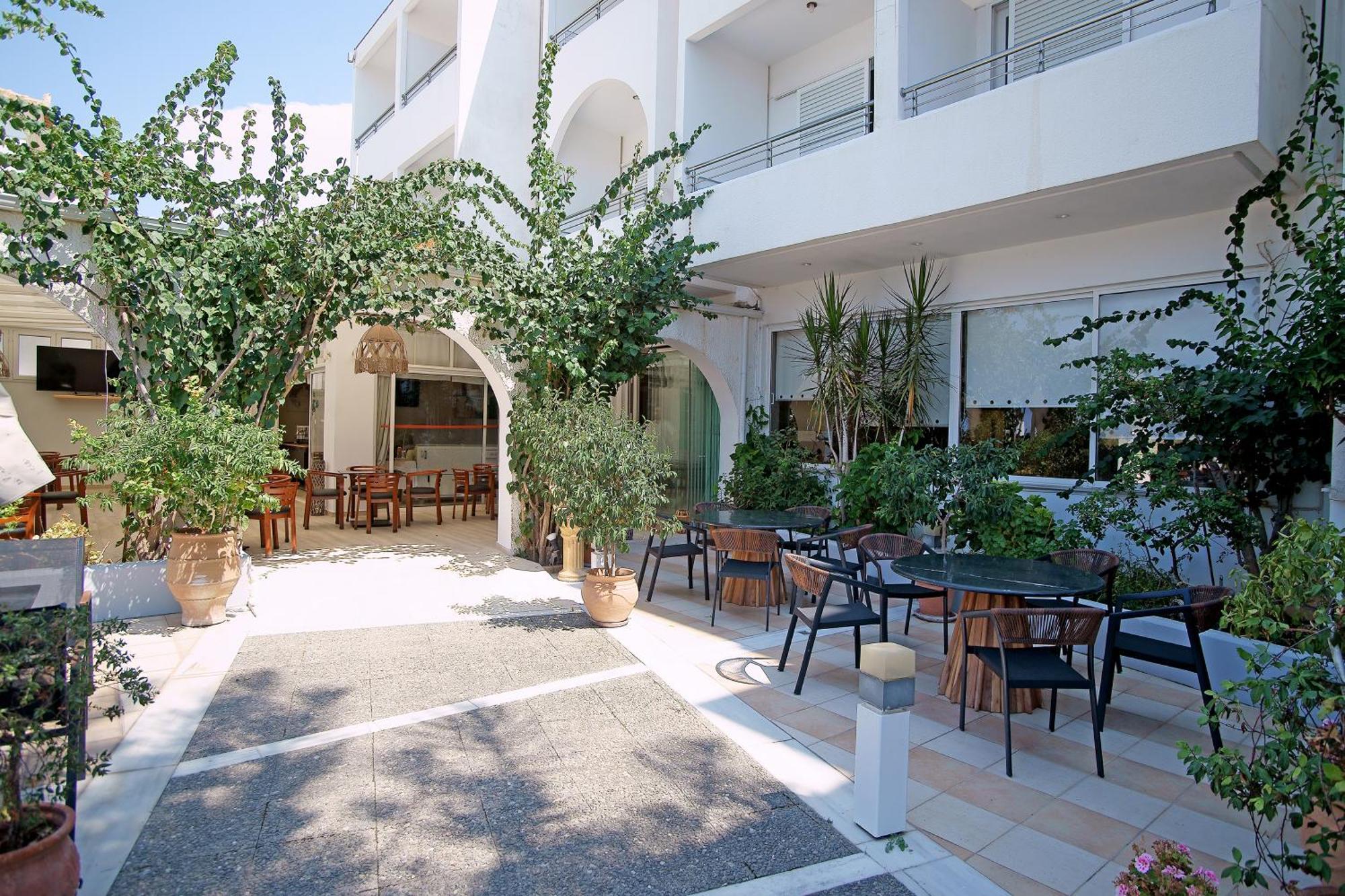 Kyparissia Beach Hotel Esterno foto