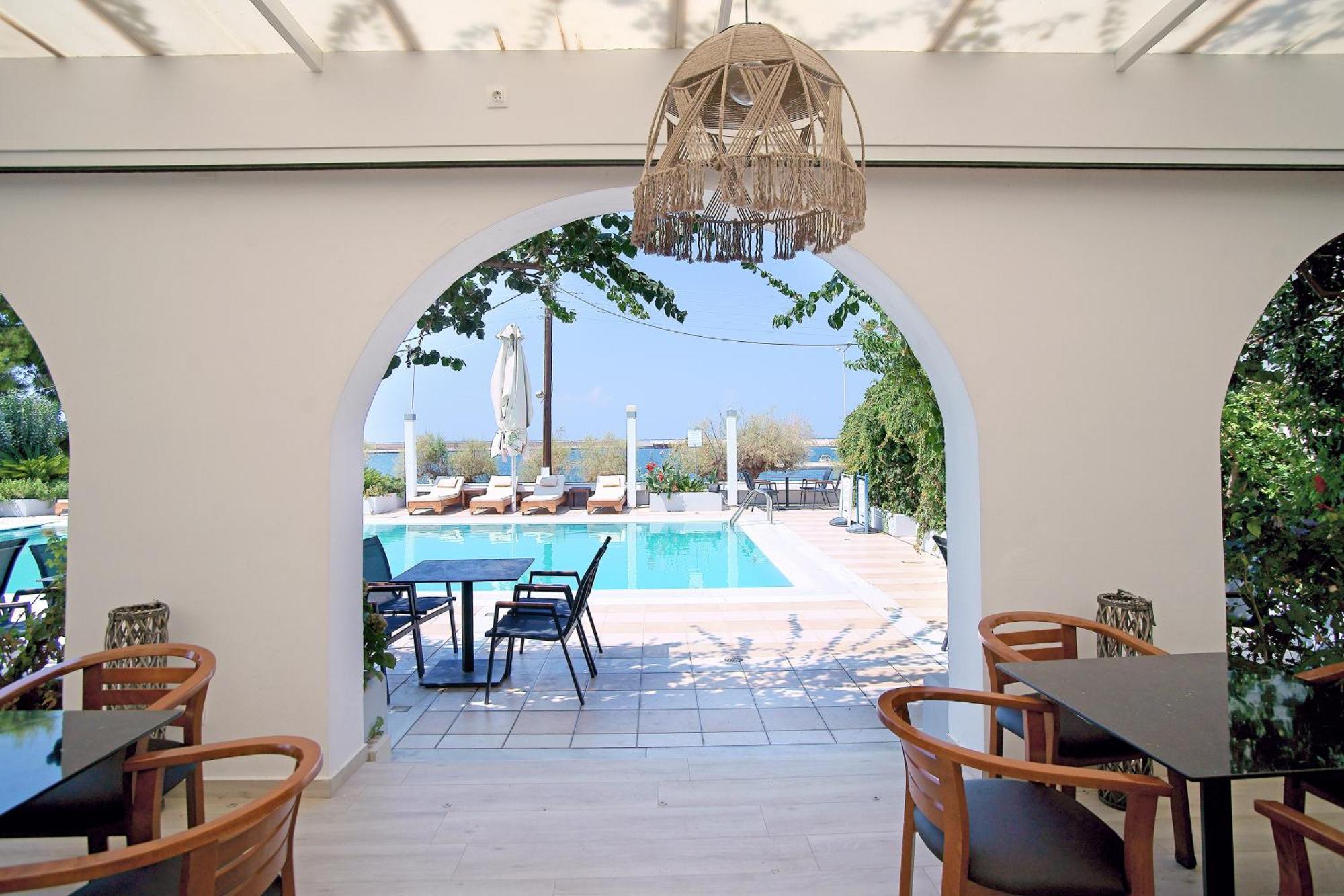 Kyparissia Beach Hotel Esterno foto